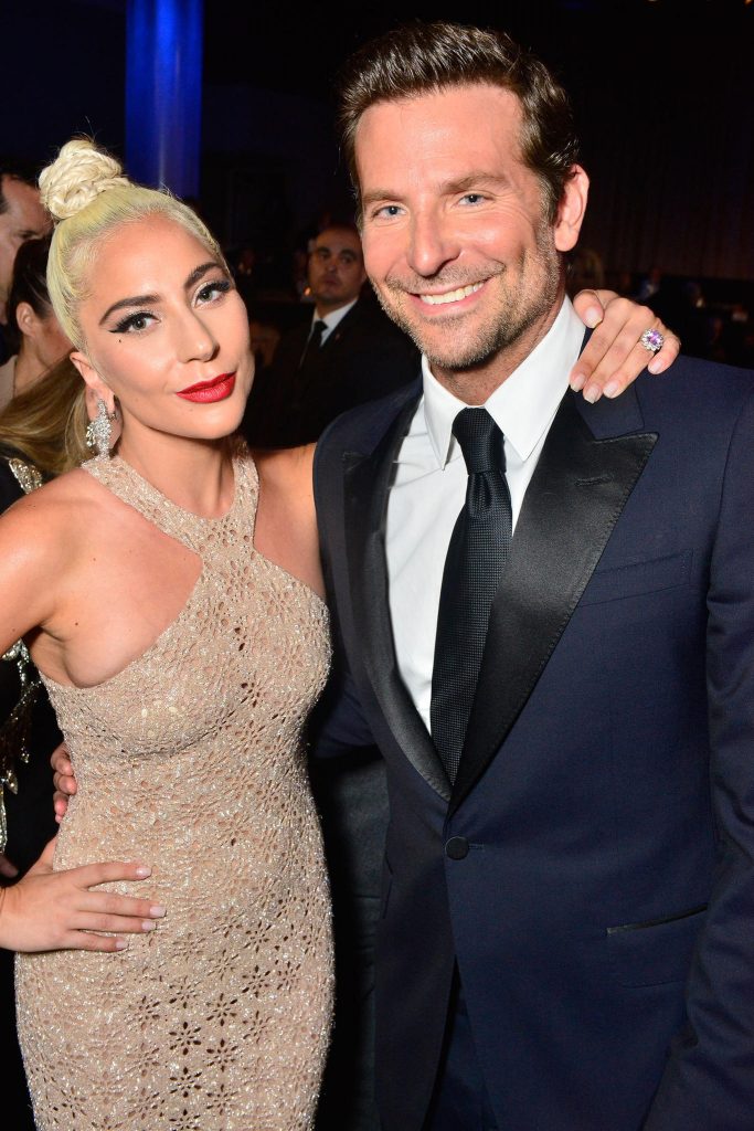 Bradley Cooper bën zyrtare romancën me Lady Gaga-n